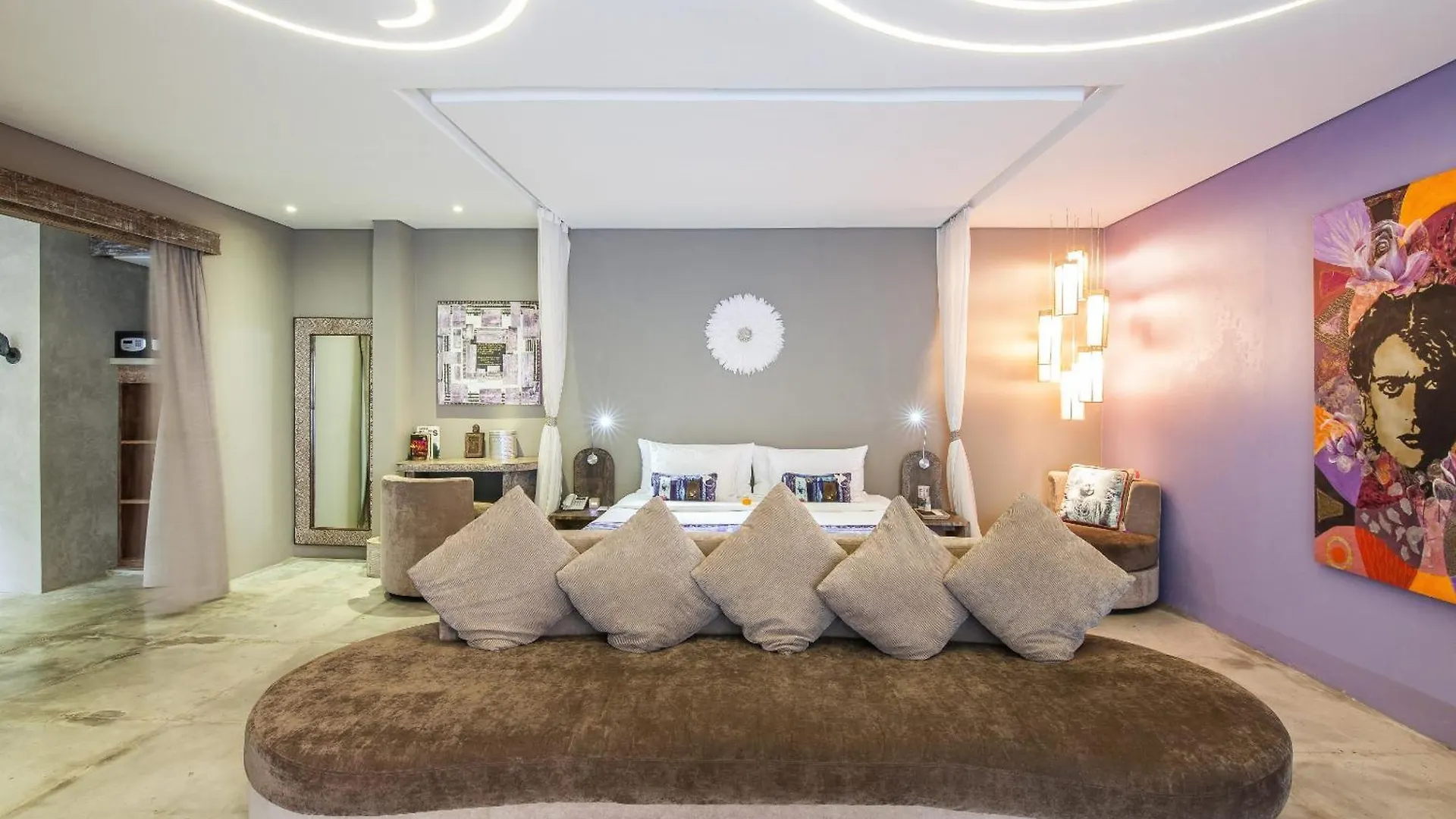 **** Resort Hotel Blue Karma Dijiwa Seminyak Indonesien