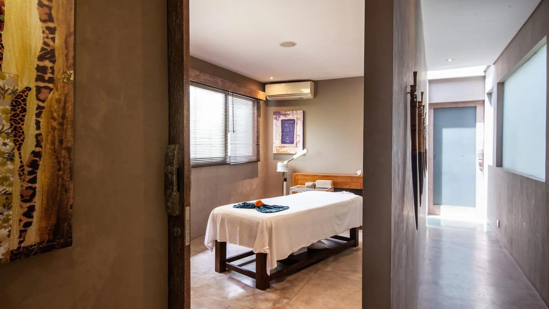 **** Resort Hotel Blue Karma Dijiwa Seminyak Indonesien